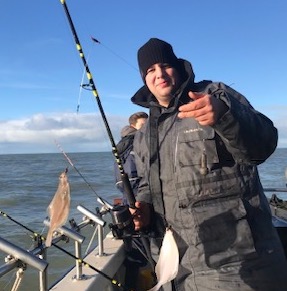 visser tijdens ankervissen zeeland visser tijdens ankervissen zeeland